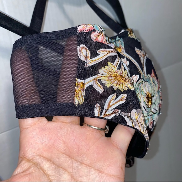 VICTORIA SECRET LIGHTLY LINED DEMI BRA - Picture 8 of 12